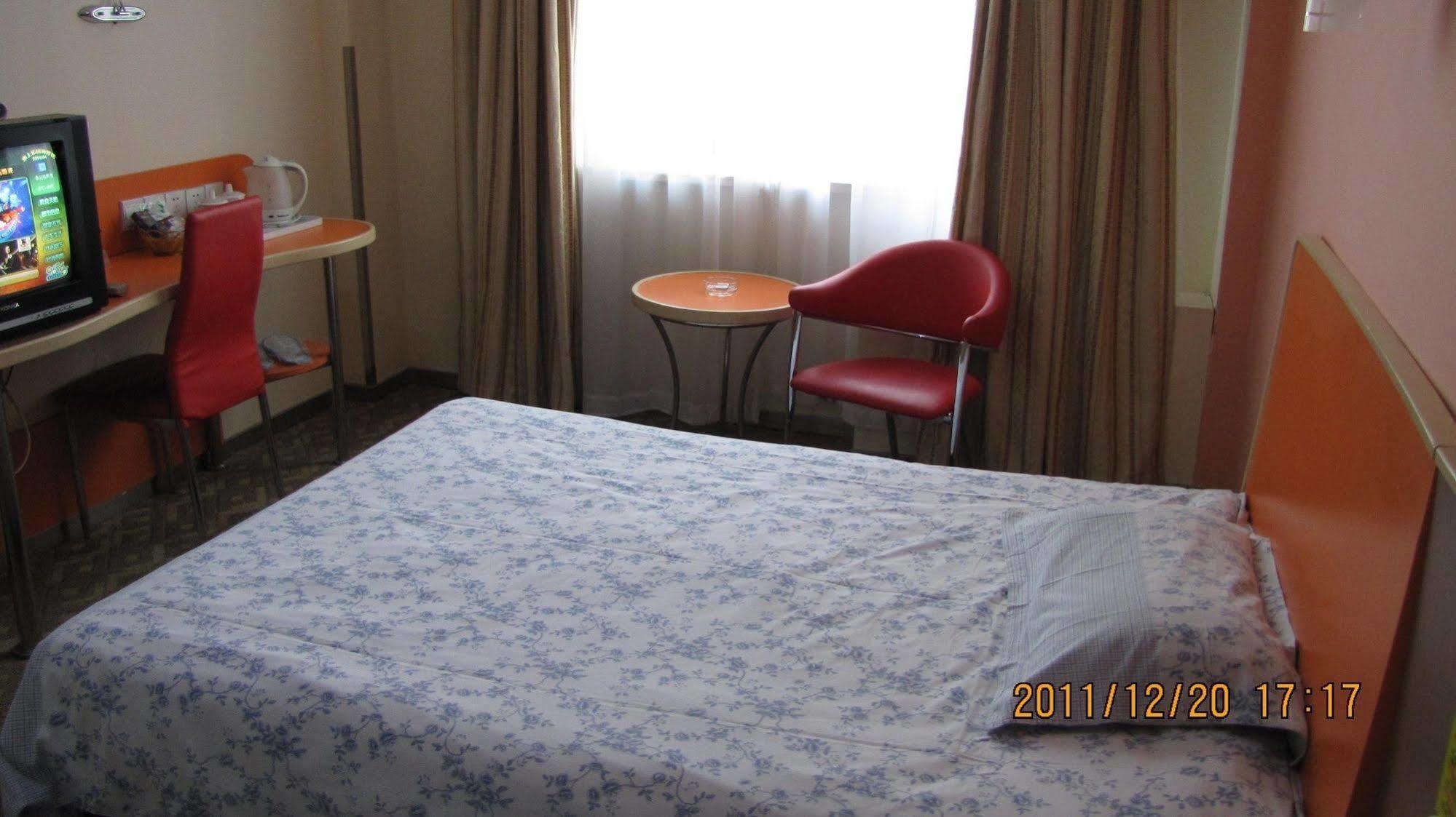 Motel 168 Hotel อุรุมชี ภายนอก รูปภาพ
